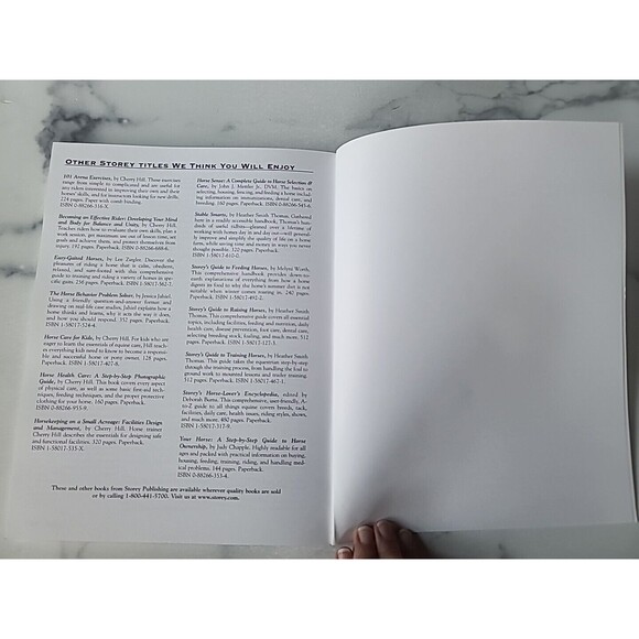 Horse Handling and Grooming : Haltering * Leading and Tying * Bathing and... - Picture 8 of 10